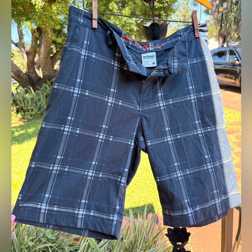 Urban Pipeline. Max Flex. Plaid shorts size 34, 5 pockets.